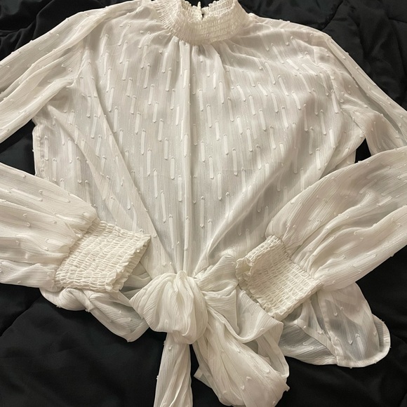 White sheer express top size medium - Picture 2 of 8